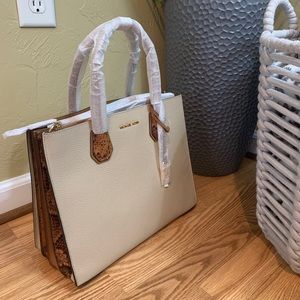 Micheal Kors Handbag